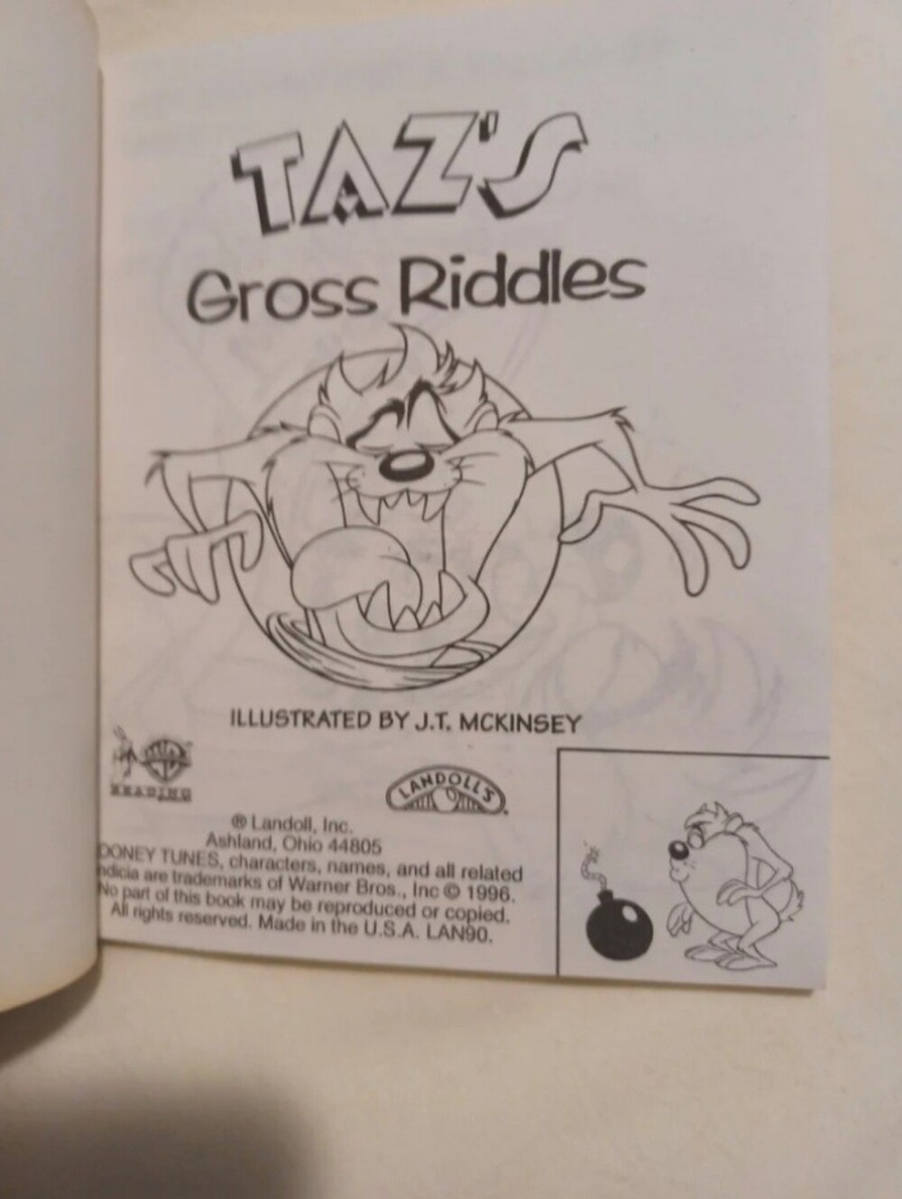 Vintage Looney tunes fun flip gross riddles book - Picture 4 of 10